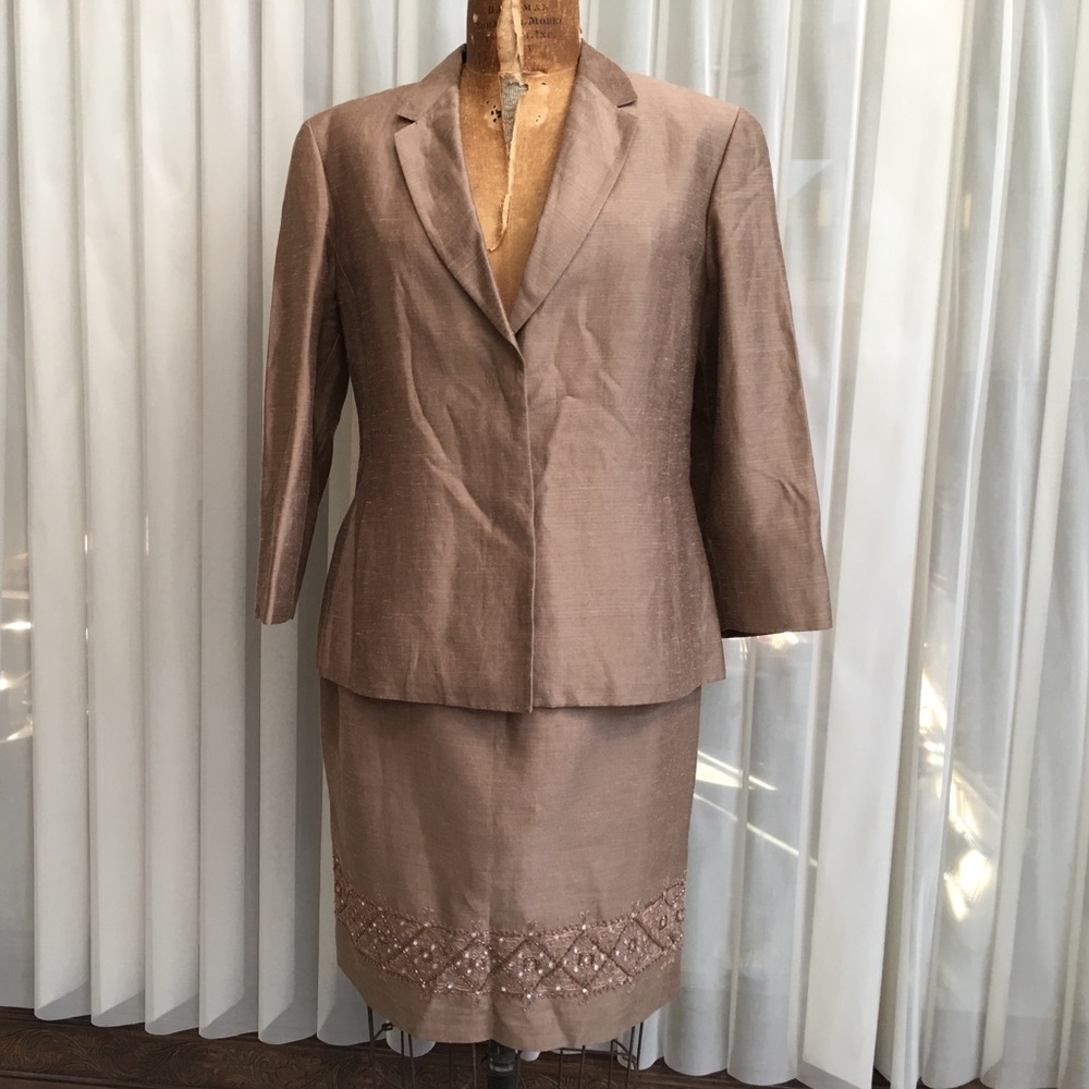 Anne Klein two piece suit